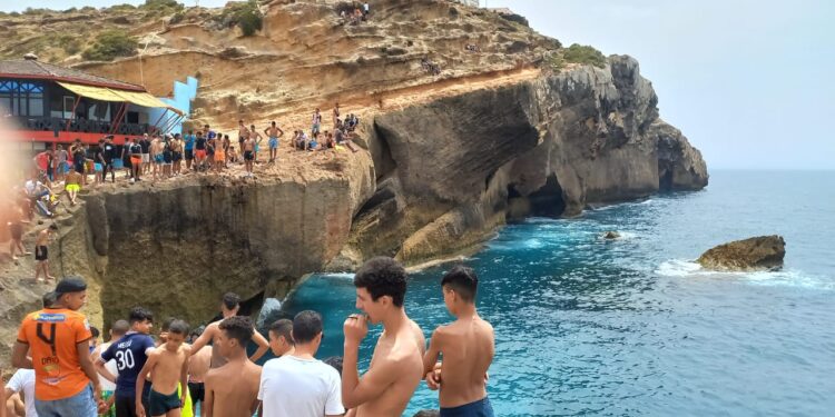 تعدد حوادث الغرق ب”ليروشي” ولغز امتناع جماعة رأس الماء عن وضع علامة “خطر”