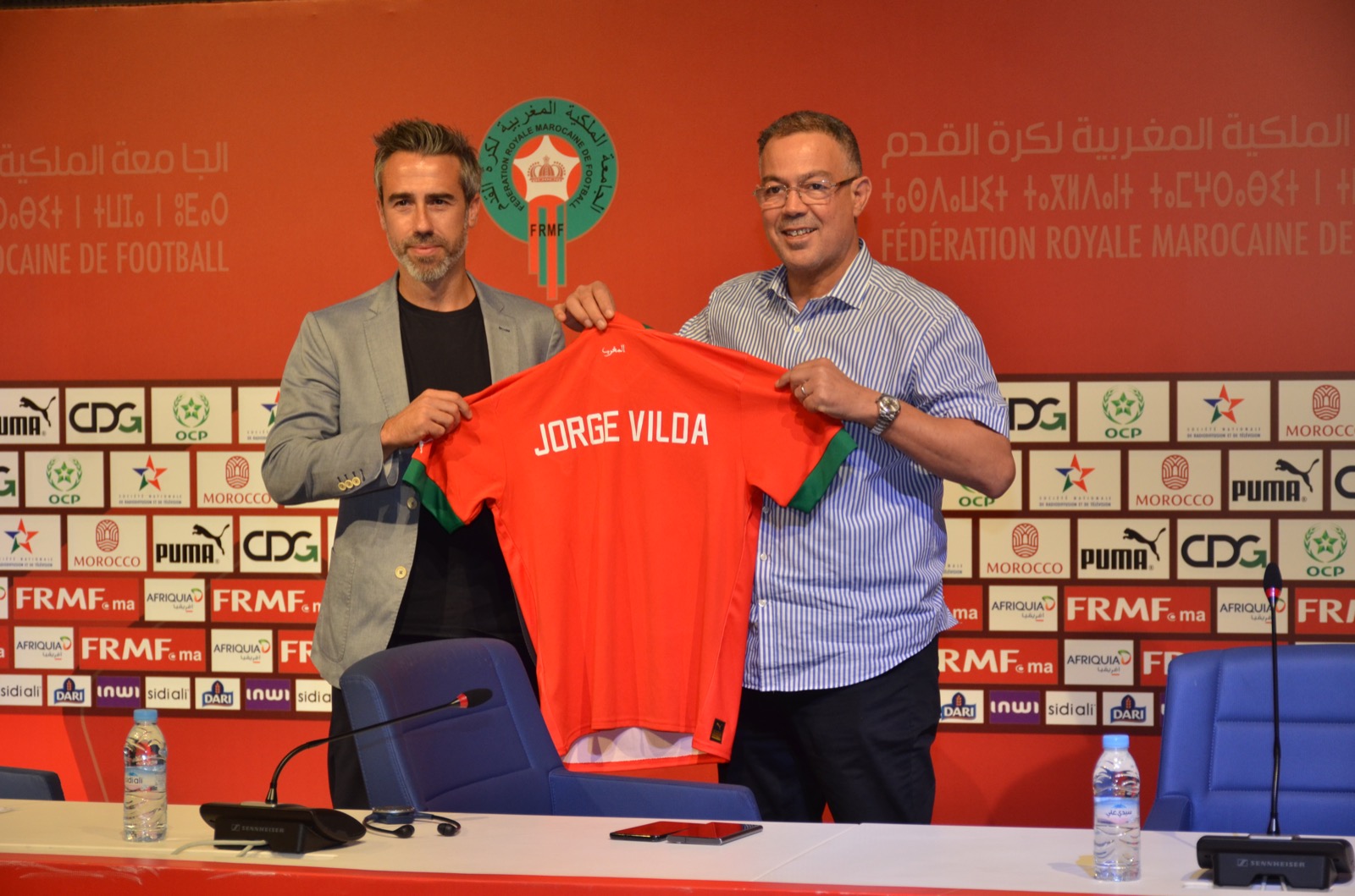 لقجع يقدم مدرب المنتخب المغربي النسوي الجديد الفائز مع إسبانيا بكأس العالم الأخيرة