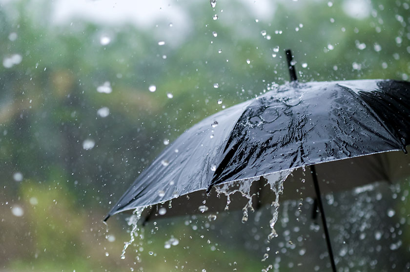 أمطار رعدية وثلوج مرتقبة يوم غد الثلاثاء بالمغرب