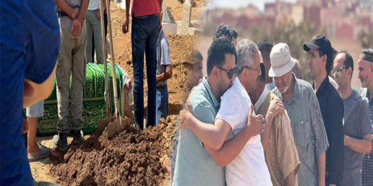 بالصور.. جنازة مهيبة للأستاذة التي جرفتها سيول تندرارة بحضور عائلتها وأصدقائها