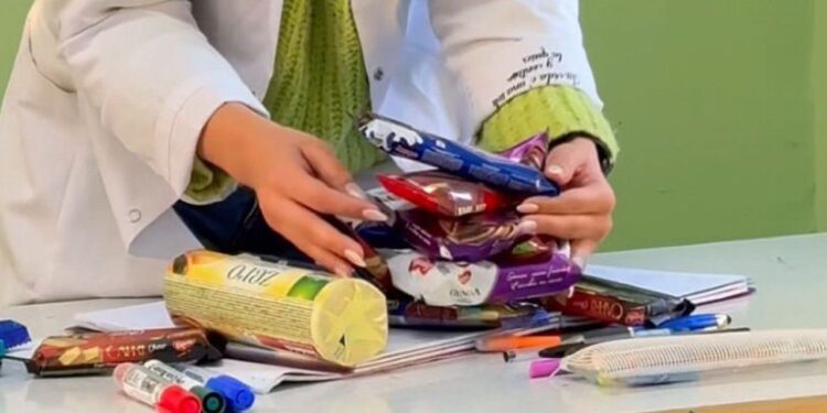“ترند” تقديم الشوكولاتة للأساتذة يجتاح منصات التواصل بالمغرب