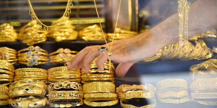 قفزة تاريخية.. الذهب يلامس 3739 دولاراً للأوقية لأول مرة في تاريخه