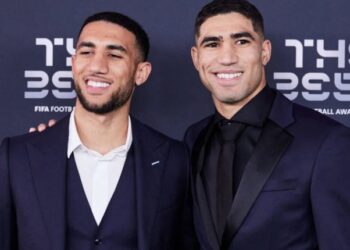 هل يُتوج وهو غائب…شقيق حكيمي يمثل نجم باريس سان جيرمان في حفل جوائز الكاف