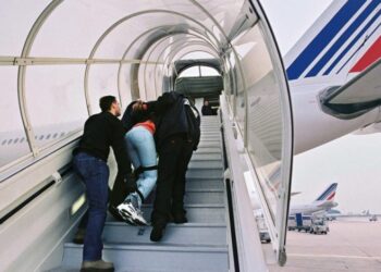 طرد مهاجر مغربي من إسبانيا