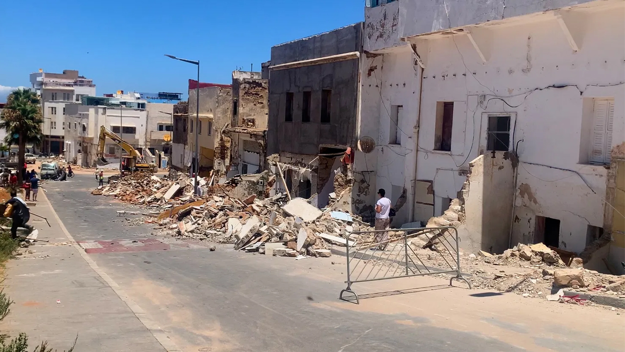 السلطات تُصدر تعليمات صارمة لإخلاء المنازل المهددة بالانهيار في مختلف المدن المغربية