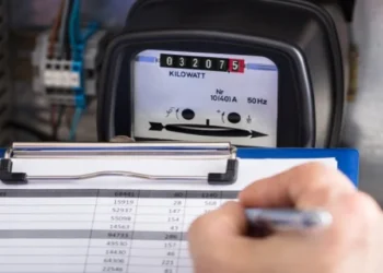 فواتير الكهرباء تشعل سخط الساكنة بالحسيمة