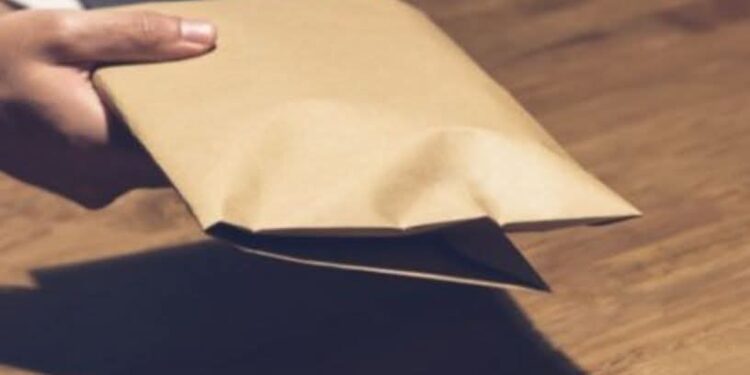 الناس مزال فيها الخير.. سيدة من زايو تعيد مبلغا ماليا ضاع من صاحبه بعد إعلان بزايوسيتي