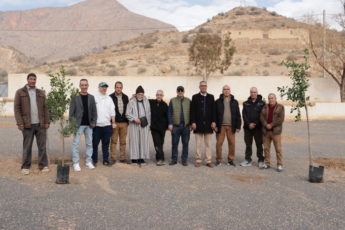 مجموعة الخير بزايو تواصل حملة التشجير وهذه المرة بمصلى المدينة