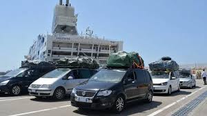 منع الحمولة فوق أسطح المركبات في ميناء طنجة المتوسط يشعل غضب شركات النقل