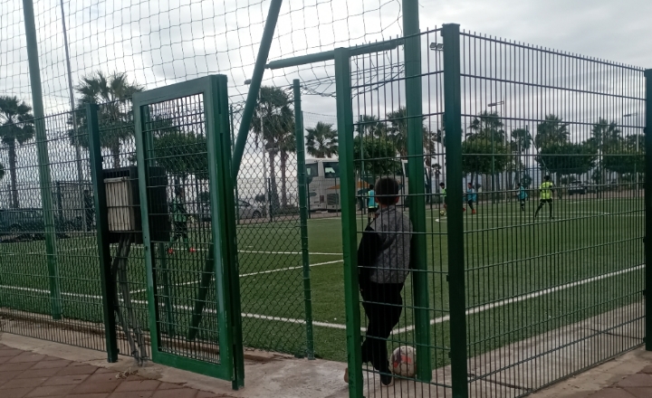 مستخدمو شركة “ناظور سبور” بزايو يواجهون مصيرا مجهولا بعد توقفهم عن العمل