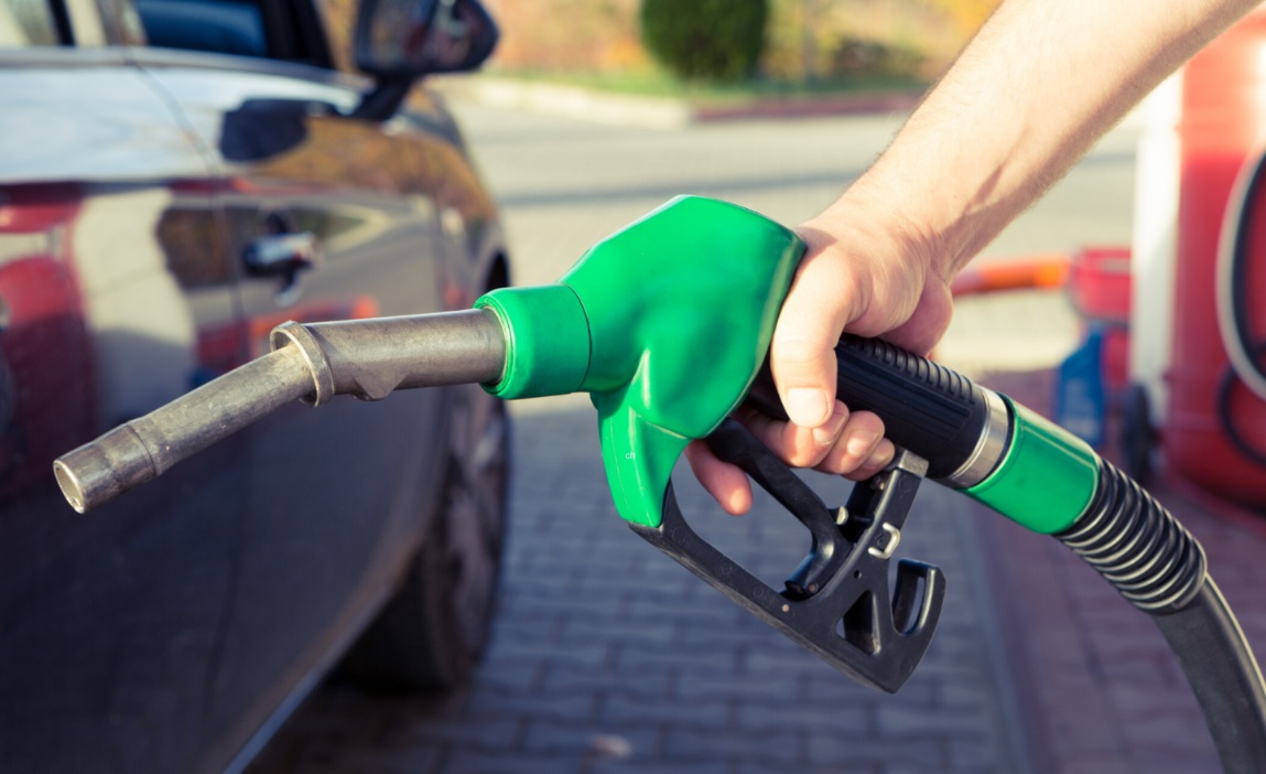 عصر جديد من انخفاض أسعار المحروقات عالميًا .. هل ينعكس الأمر على المغرب؟
