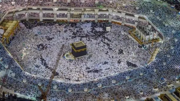 امتلاء الحرم المكي في رمضان 2026… مشهد إيماني مهيب يجسد وحدة المسلمين