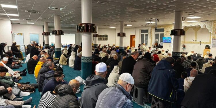 على إيقاع الطمأنينة والوقار.. هكذا يعيش سكان بروكسيل تراويح شهر الصيام