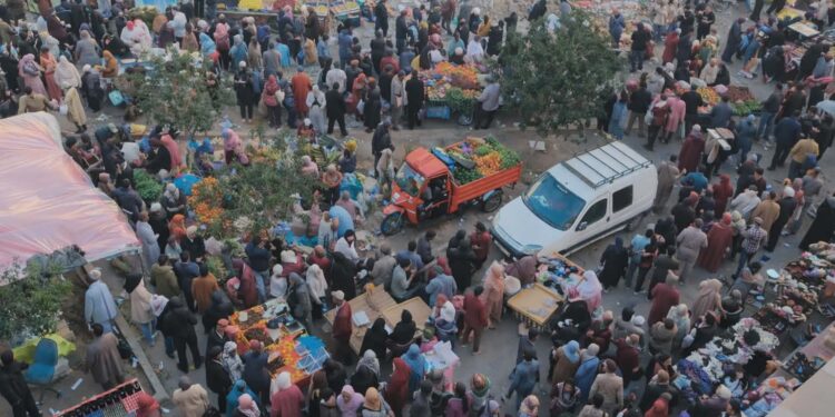 الدراجات ثلاثية العجلات “تريبورتور” تعيث فوضى بحي السوق بزايو وتهدد سلامة المارّة