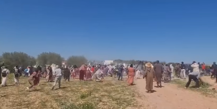 إصابة 14 عنصرا أمنيا خلال تنفيذ حكم قضائي