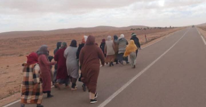 بالصور.. احتجاج بتندرارة بسبب “قفة رمضان” وتلويح بمسيرة نحو بوعرفة