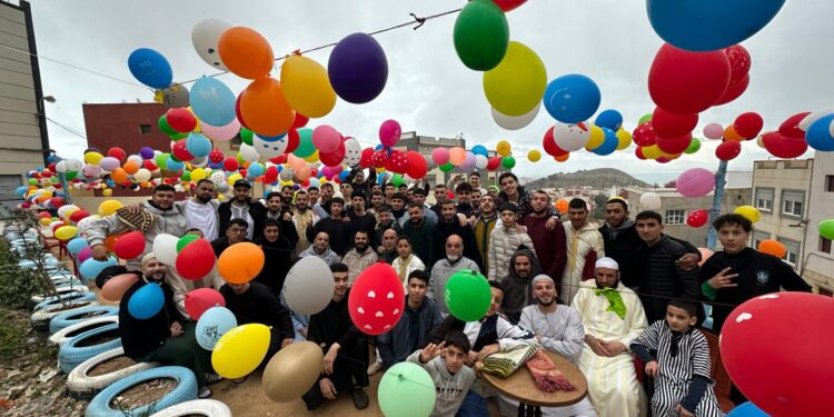 الحسيمة.. مبادرة شبابية تُحيي أجواء عيد الفطر بحي أفزار