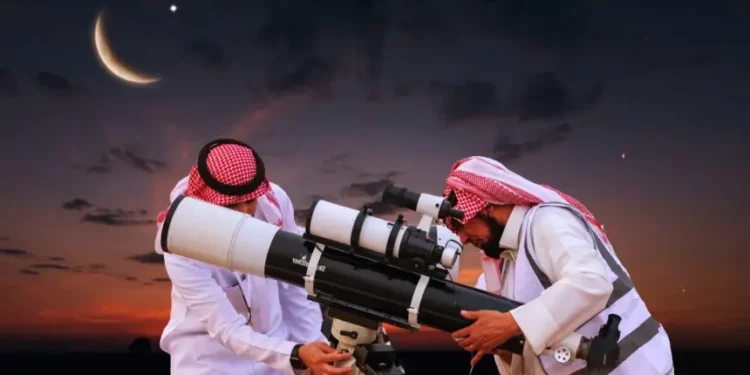تحري هلال عيد الفطر.. السعودية ودول إسلامية عديدة أمام ثلاثة سيناريوهات والمغرب ينتظر الحسم