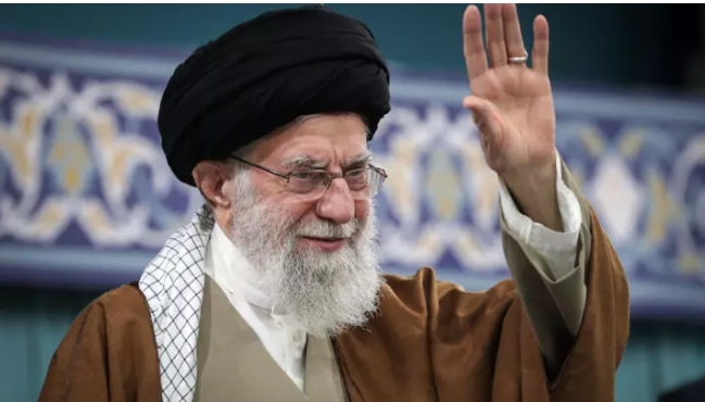من هو علي خامنئي، مرشد الثورة الإيرانية