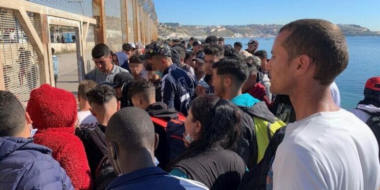 هل نشرت الحكومة الإسبانية قانون التسوية الجماعية في الجريدة الرسمية للدولة؟ وزيرة الهجرة توضح