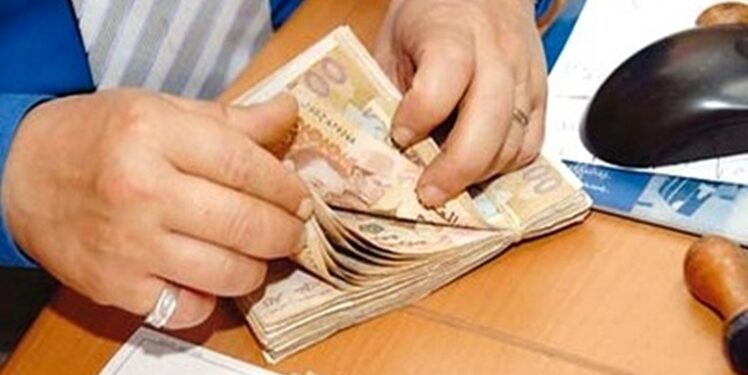 هل تصرف الحكومة الأجور قبل موعدها بسبب عيد الفطر ؟