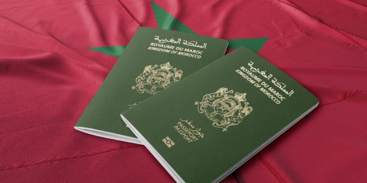 تأشيرات لعشر سنوات وجواز لخمس فقط.. معاناة المغاربة تعيد الجدل حول مدة الصلاحية