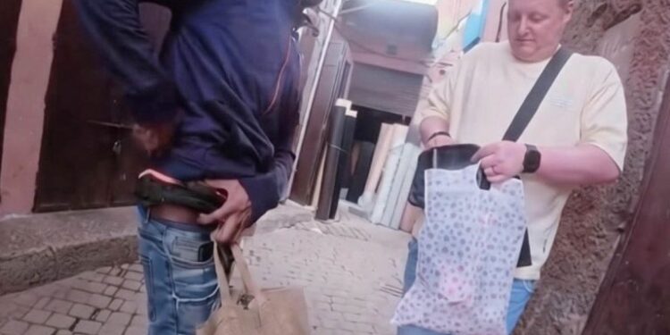 فيديو الابتزاز.. أمن مراكش يستدعي الضحية البريطاني وزوجته الفلبينية