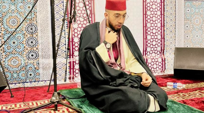 إمام مغربي يجذب نجوم تشيلسي لأداء صلاة التراويح في أشهر مساجد لندن