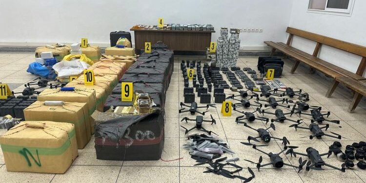 ضربة أمنية نوعية بوجدة تنتهي بحجز 700 كيلوغرام من “الشيرا” وتوقيف 8 أشخاص