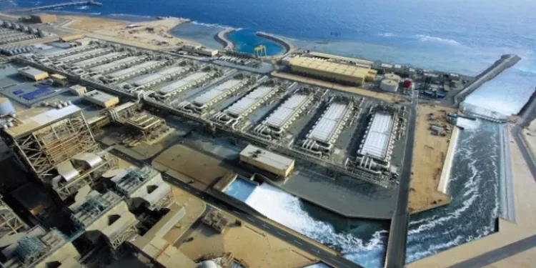 وزير التجهيز والماء يؤكد بناء محطة تحلية المياه بالناظور هذه السنة