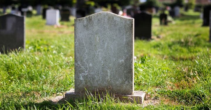 أرادوا أن يخبروه بوفـ.ـاة شقيقه فوجدوه ميـ.ـتا.. قصة مؤثــ.ـرة حدثت اليوم في طنجة