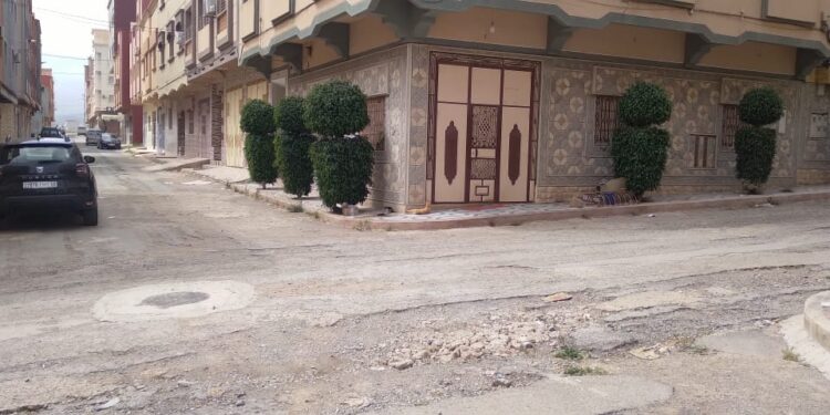 بالصور.. ساكنة تجزئة الحسنية بزايو متذمرة بسبب الطرق المهترئة والأزقة المحفرة