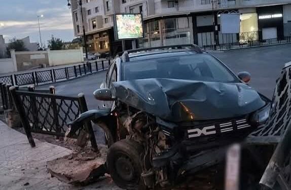 صورة.. حادثة سير خطيرة تهز محيط مدار جامعة محمد الأول بوجدة فجر اليوم