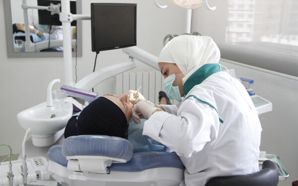 دق ناقوس الخطر لمواجهة فوضى الممارسة غير القانونية لـ”طب الأسنان” بالمغرب