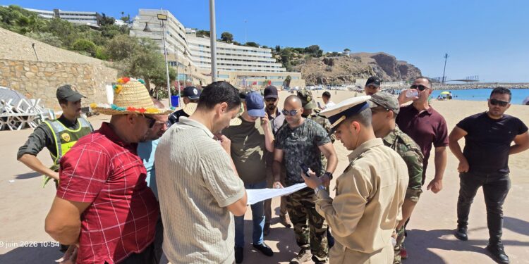 حملة تنظيمية وتحسيسية بشاطئ كيمادو بالحسيمة لضمان استغلال منظم للملك العمومي خلال الموسم الصيفي