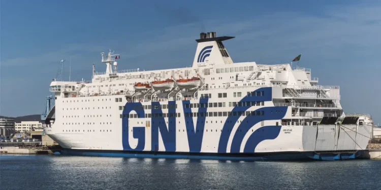 شركة GNV تواجه ضغوطًا لتعويض مئات الركاب وسط تهديدات باللجوء إلى القضاء