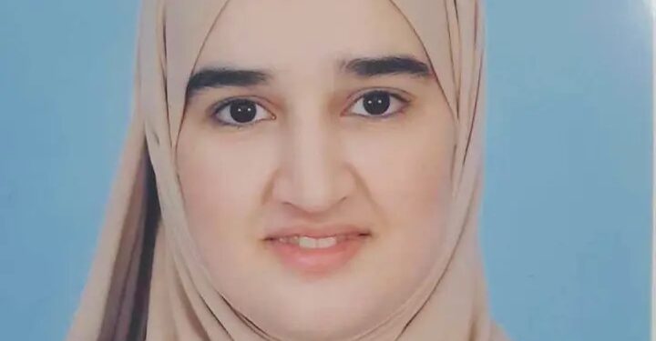 التلميذة ياسمينة أوطاح تتوج الأولى إقليمياً في امتحانات البكالوريا بالحسيمة