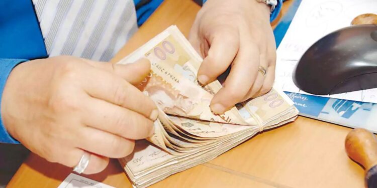 الحكومة تراهن على تشجيع التصريح بالعمل بمنحة استثنائية للمقصيين من الدعم المباشر
