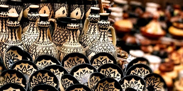 قرار رسمي يحظر استعمال “القطران” في صناعة الأواني الفخارية بالمغرب