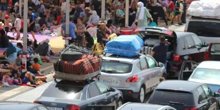 طرقات مزدحمة وحرارة خانقة..تحديات تعقد رحلة عودة مغاربة العالم إلى أرض الوطن