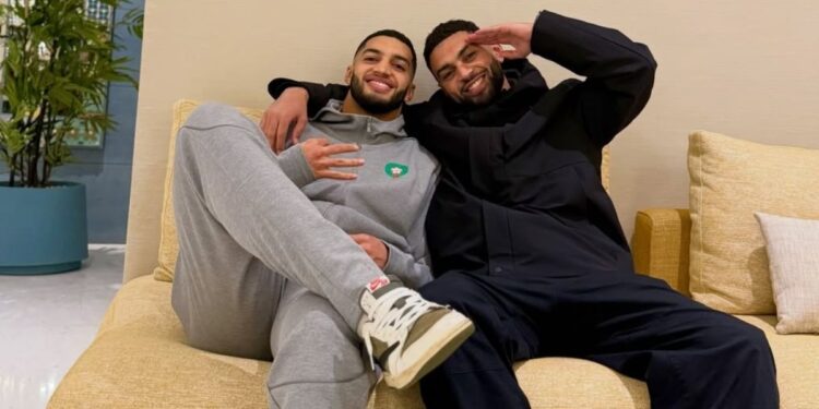 شقيق الصيباري يهاجم المؤثرين: “ما يحدث مع عائلات اللاعبين غير مقبول”