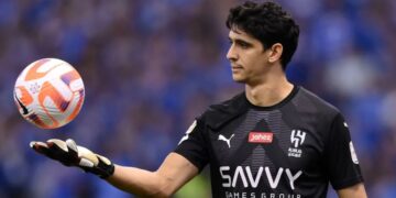 هل انتهت رحلة بونو مع الهلال السعودي؟.. قرار مرتقب قد يقلب الموازين