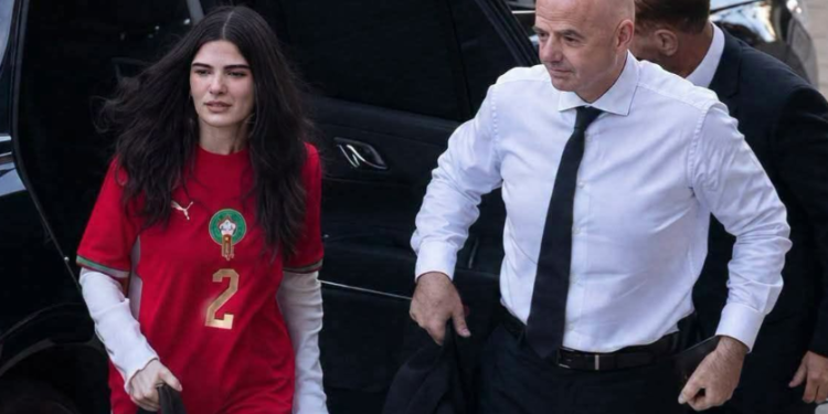 عاشقة لمدينة شفشاون.. من هي ابنة إنفانتينو التي ارتدت قميص المغرب في مباراة كندا ؟