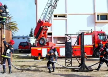 النيران تندلع بمصنع للأغطية بين أولاد ستوت وبني وكيل أولاد امحند