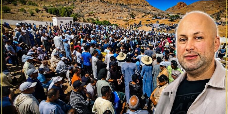 في جنـ.ـازة رسمية مهيبة.. نائب رئيس المديرية الجهوية للأمن الوطني يتقدم المشيعين في وداع رجل الأمن حسن خطاري بزايو – فيديو