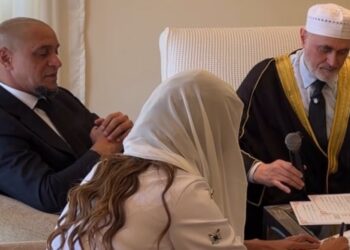 وفق الشريعة الإسلامية.. أسطورة ريال مدريد روبرتو كارلوس يتزوج المغربية سهيلة التاهري