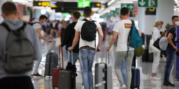 إسبانيا تفرض إجراءات تفتيش على حدودها للوافدين من إيطاليا في سياق تداعيات أزمة سبتة