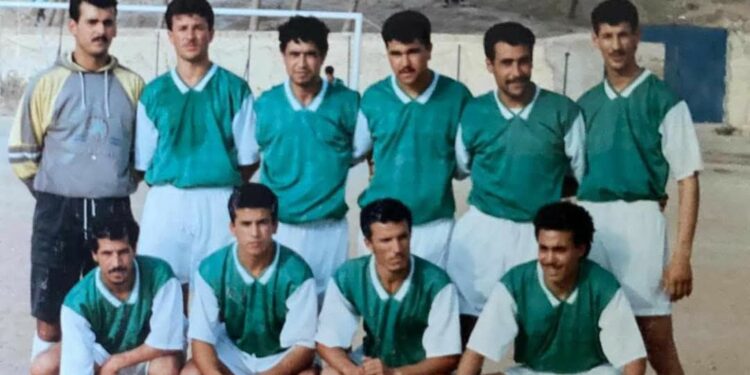 صورة نادرة لشباب الريف، توثق لمرحلة ذهبية من تاريخ كرة القدم في مدينة زايو.