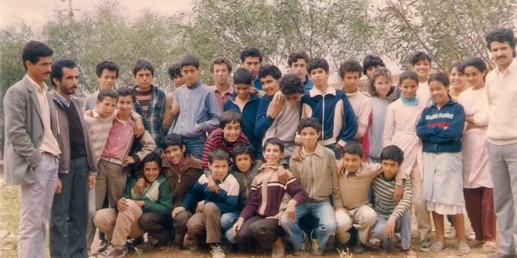 حنين الزمن الجميل: صورة خالدة من اعدادية علال الفاسي بزايو توثق لدفء الذكريات ومسارات الرجال