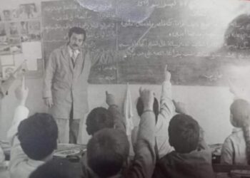 أيقونة التربية والتعليم بزايو: رصدٌ لذكرى المعلم الفاضل سي محمد البدوي من خلال صورة تاريخية